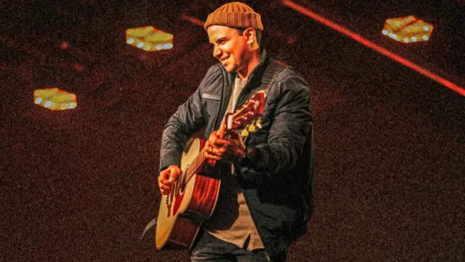 Com entrada franca, Felipe Rodrigues comanda noite de fé na 26ª Expo Sidrolândia