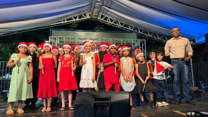 Noite de apresentações culturais encanta público no Jardim Luz