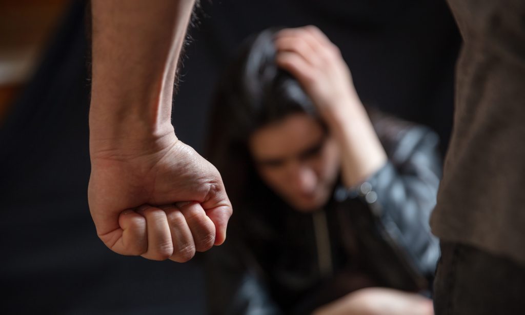 Homem é preso após agredir ex-companheira e descumprir medida protetiva na São Bento