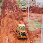 Pacote de R$ 2,6 milhões dá início a pavimentações em bairros de Sidrolândia; Jardim Petrópolis recebe primeira obra