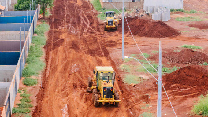 Pacote de R$ 2,6 milhões dá início a pavimentações em bairros de Sidrolândia; Jardim Petrópolis recebe primeira obra