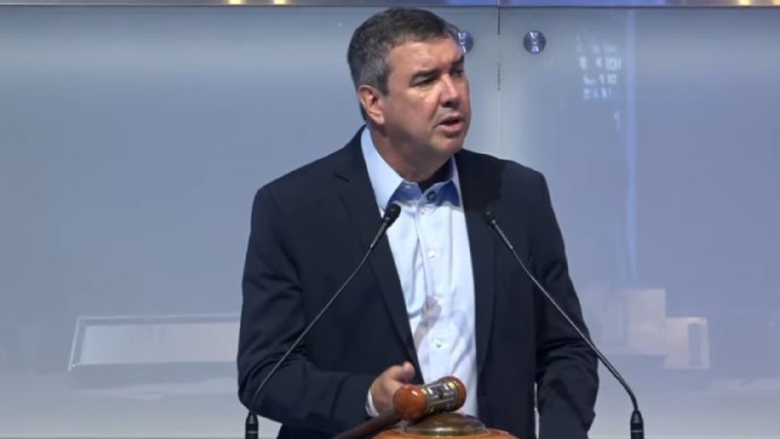 Riedel vai ao Rio de Janeiro nesta quarta-feira participar de reunião sobre sistema elétrico