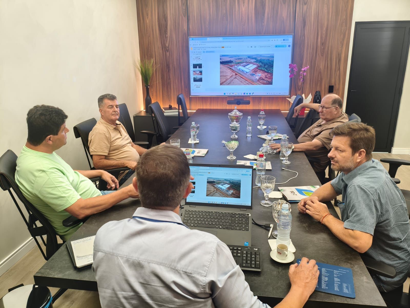 Prefeito Rodrigo Basso busca parcerias com Cooperativa Primato no Paraná