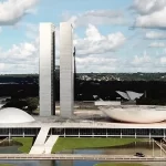 Congresso aprova salários de até R$ 77 mil e mais folgas para servidores