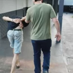 Bebê de 1 ano levou chute do padrasto e mordida da mãe por não parar de chorar em Dourados