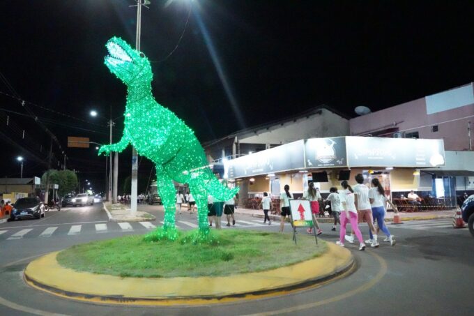 Primeira corrida noturna de Nioaque reúne atletas e famílias em celebração ao Dia da Mulher