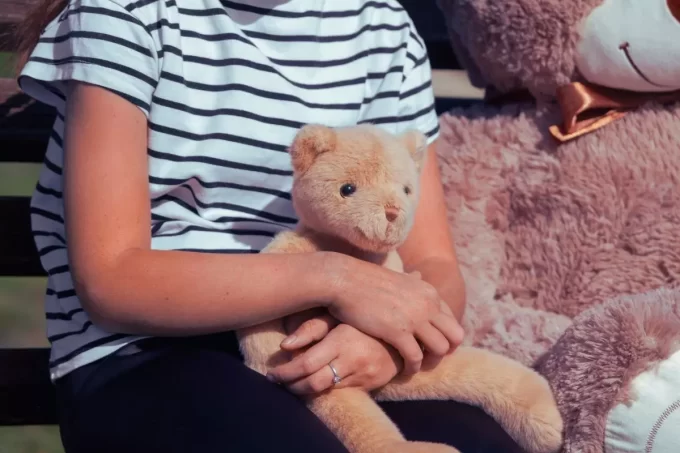 Idoso é flagrado tentando estuprar enteada de 7 anos no banho em Naviraí