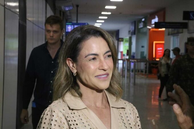 Soraya Thronicke alfineta Eduardo Bolsonaro e confirma conversa com PSB (vídeo)