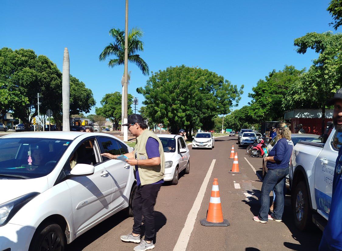 Blitz educativa reforçou combate à dengue e chikungunya na área central de Jardim