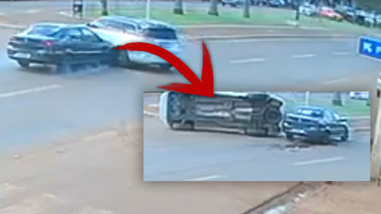 Colisão entre carros termina com veículo tombado e ocupantes presos em Sidrolândia