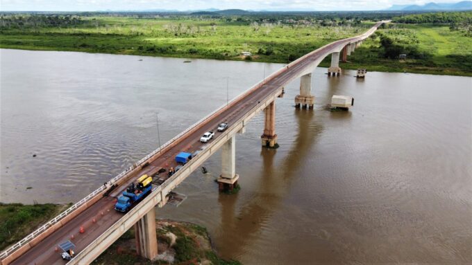Obras na ponte sobre o Rio Paraguai avançam em Corumbá