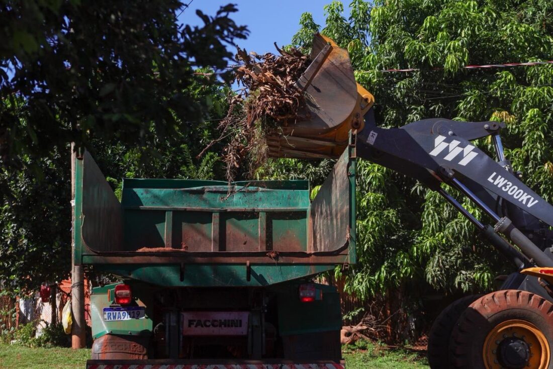 Prefeitura de Jardim intensifica ações de limpeza urbana em diversos pontos do município