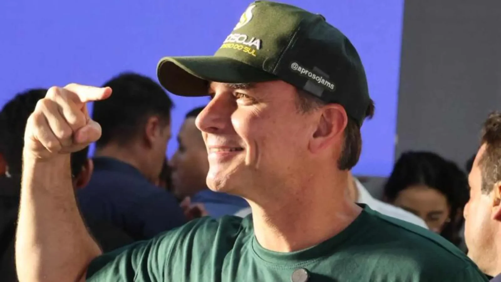 Flávio diz que palavra final sobre candidatura ao Senado será do pai