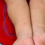 Criança de 11 anos tenta defender a mãe e apanha do próprio pai em Dourados