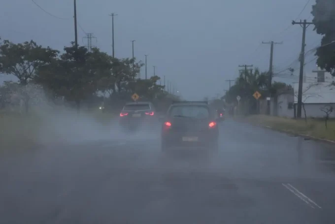 Alerta amarelo: Defesa Civil avisa sobre tempestades com rajadas de vento em MS