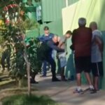 Homem com faca domina e arrasta crianças em porta de escola em Miranda; teve pânico (vídeo)