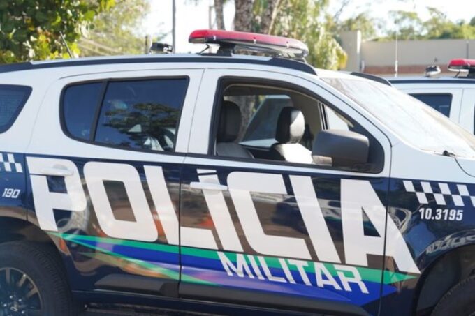 Polícia Militar prende homem suspeito de ameaçar companheira com arma de fogo em fazenda de Sidrolândia