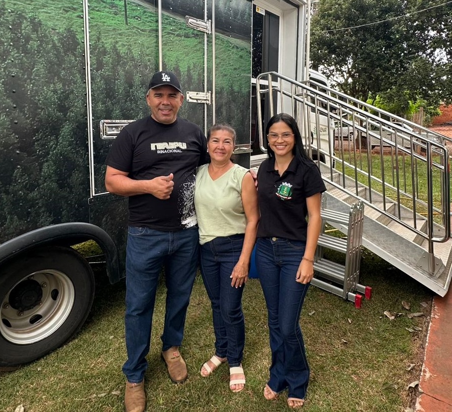 Vereador Márcio Kbeça visita atendimento odontológico do Programa Sorrindo no Campo em Sidrolândia