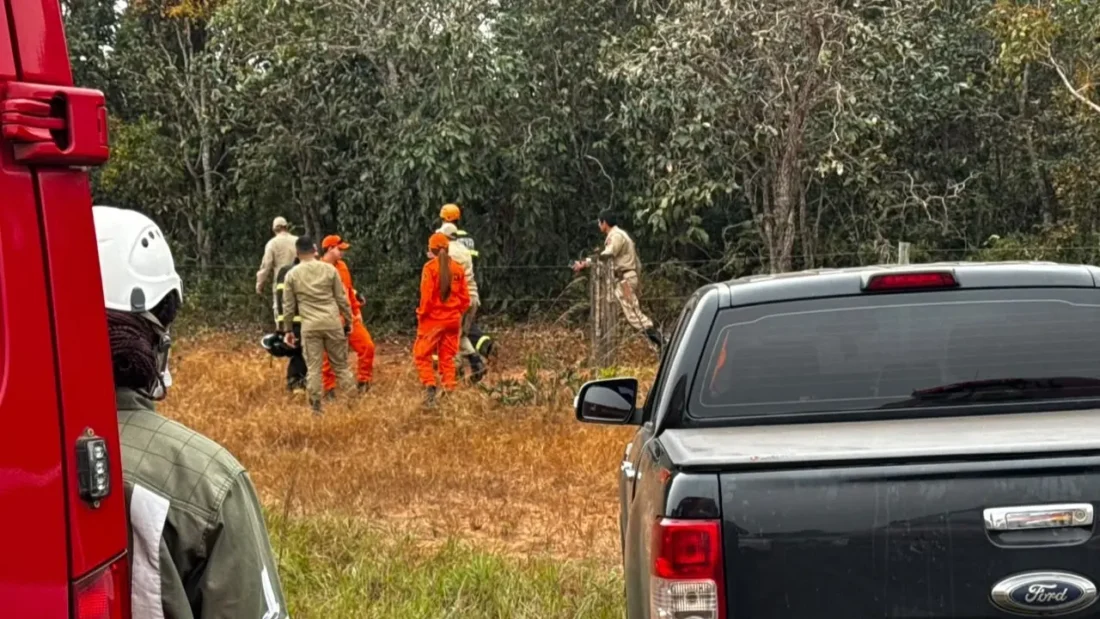 Queda de avião em Campo Grande deixa dois mortos; aeronave ficou completamente destruída