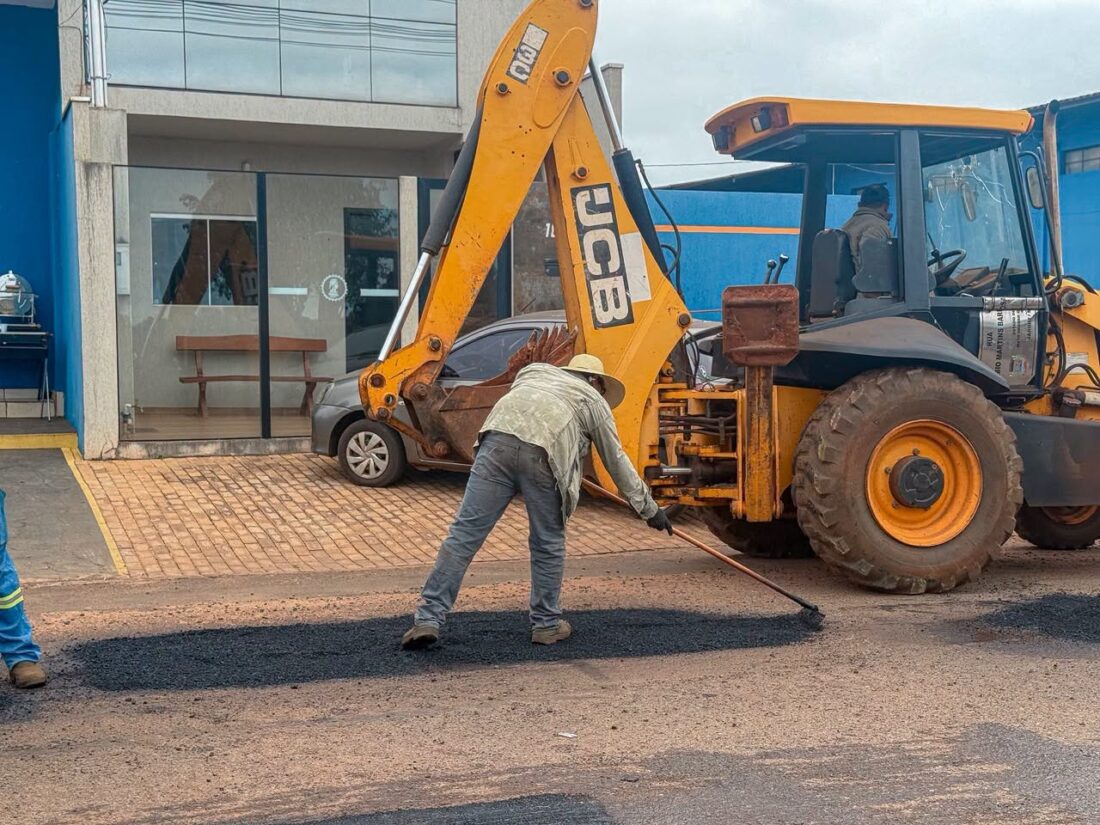 Prefeitura de Jardim mantém Operação Tapa-Buracos em ritmo intenso nesta terça e quarta-feira